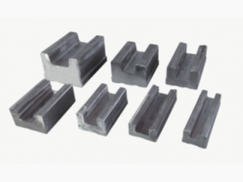 導(dǎo)軌類(lèi)型鋼采用高品質(zhì)的鋼材制成具有良好的強(qiáng)度和耐磨性這種材料選擇確保了導(dǎo)軌在使用過(guò)程中能夠抵抗磨損